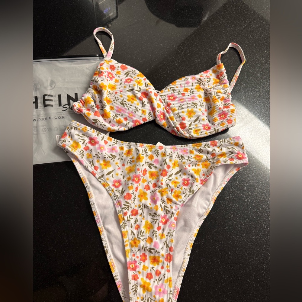 SHEIN Floral Bikini Set